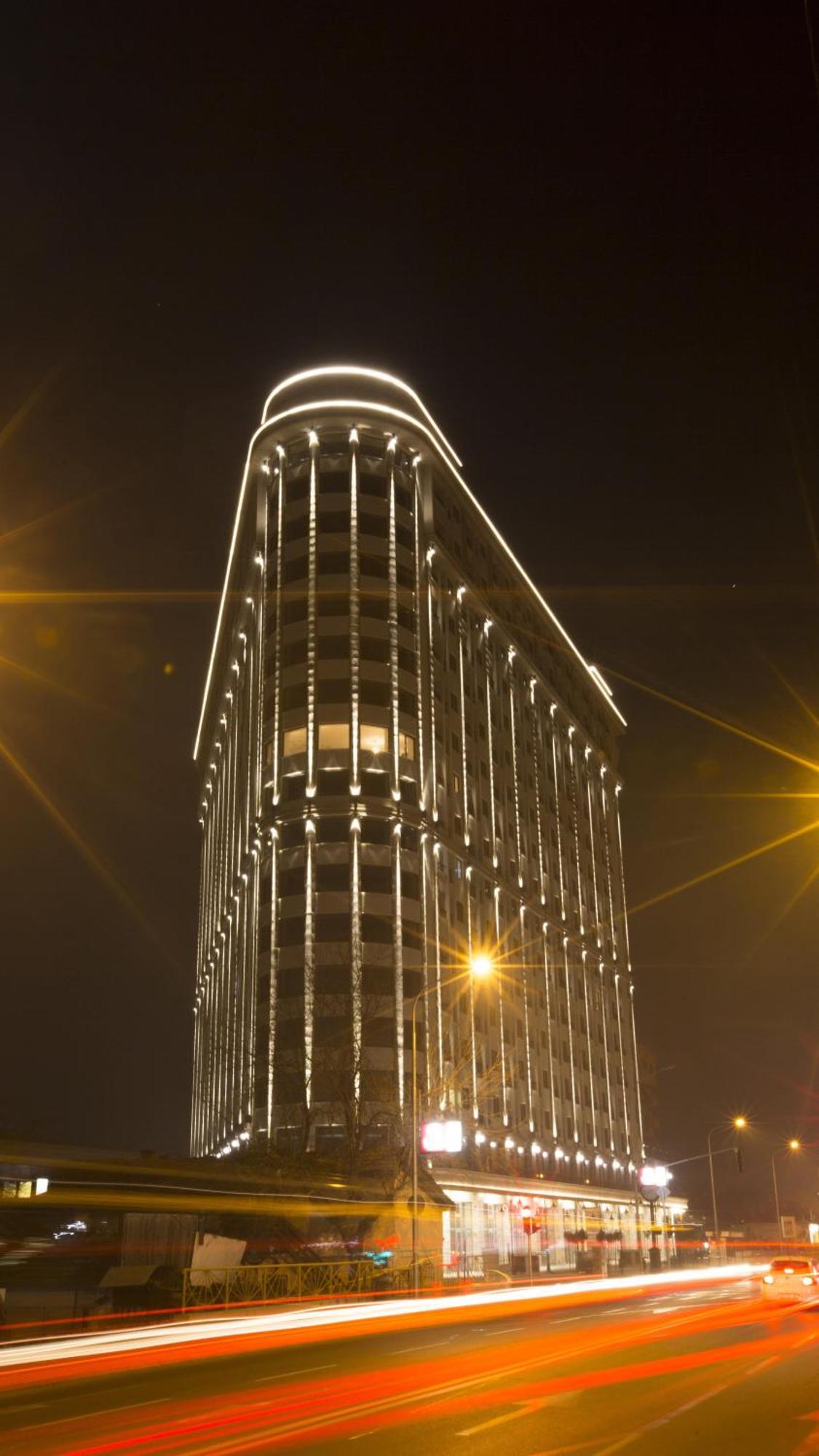 Luka Apartments Flatiron Skopje Buitenkant foto